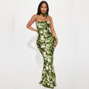 Hot Date Satin Maxi Dress - Olive |
Fashion Nova